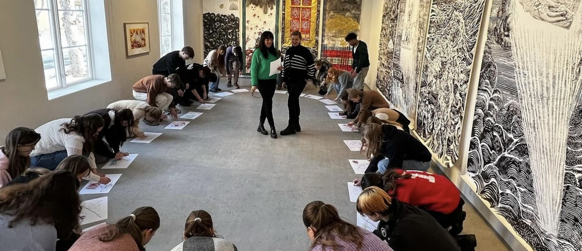 Abstrakte dialoger – et kunstformidlingsprogram for skoleelever